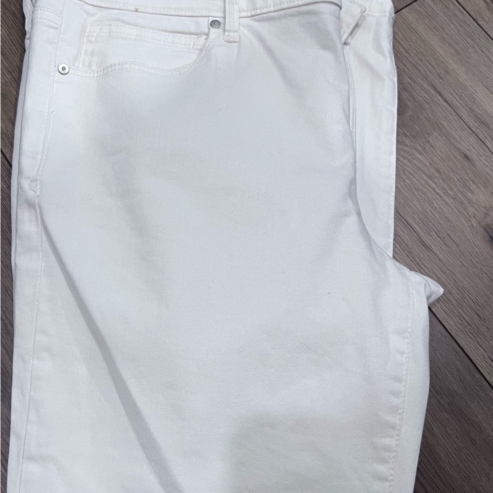 White Jeggings — Stretchy Comfort Slim Fit , 1969 maker, size 31s, legging Jean